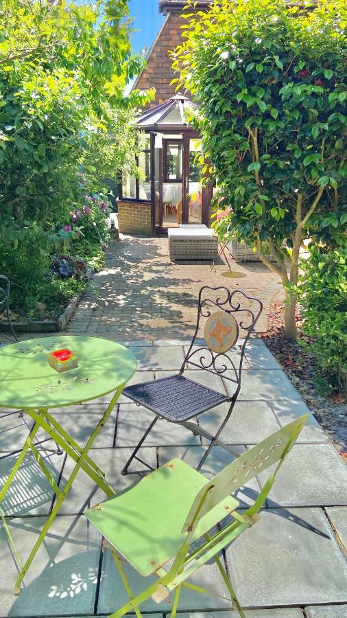 Beautiful Bexhill Cottage With Garden 3 Mins Walk To Beach 외부 사진